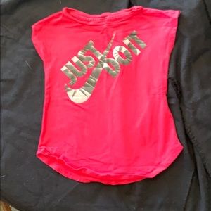 Hot pink nike t shirt